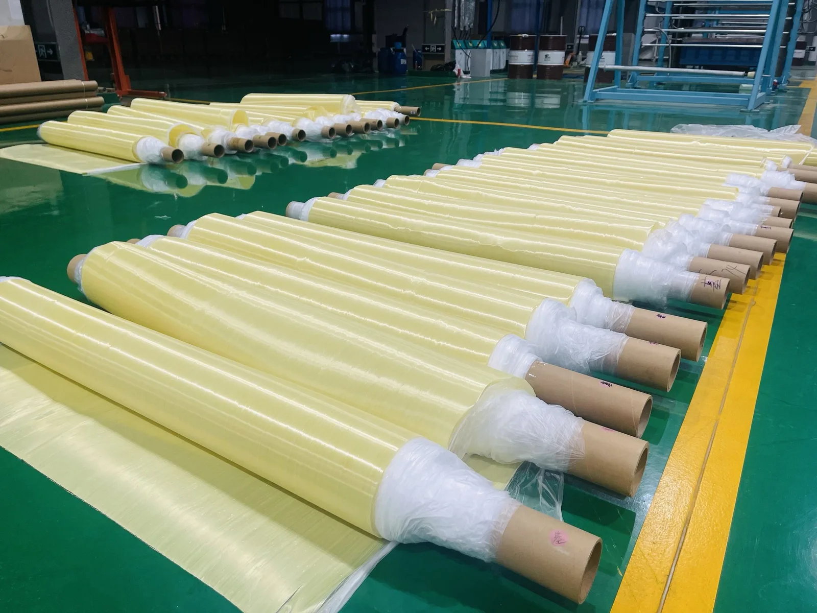 Finished para-aramid UD fabric rolls