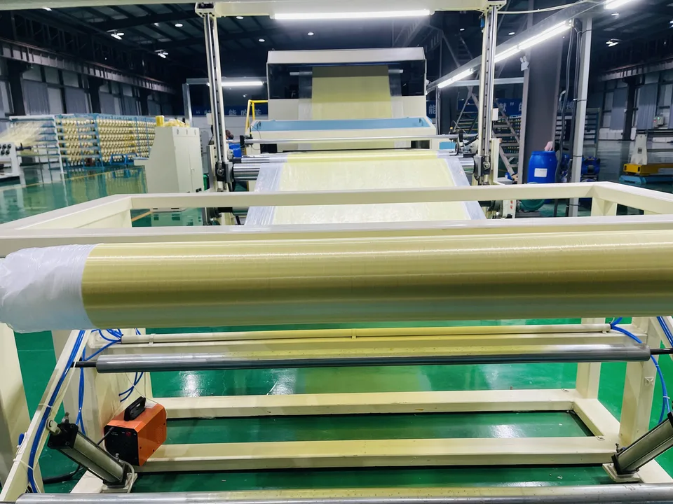 Para-aramid fabric running over the line rollers